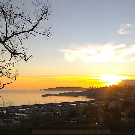 アパート Cap Au Sud,vue Panoramique Mer,piscine マントン