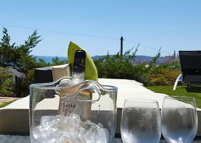 Daire Cap Au Sud,vue Panoramique Mer,piscine Menton